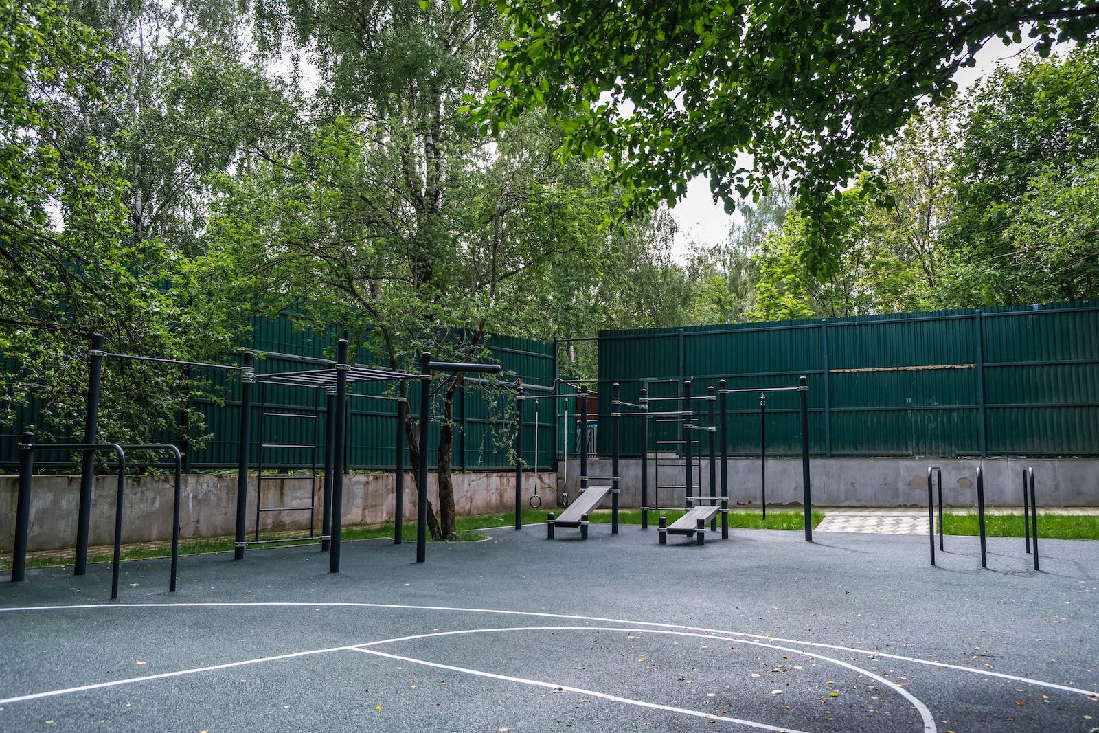 Спортивная площадка для загородного дома в Подмосковье